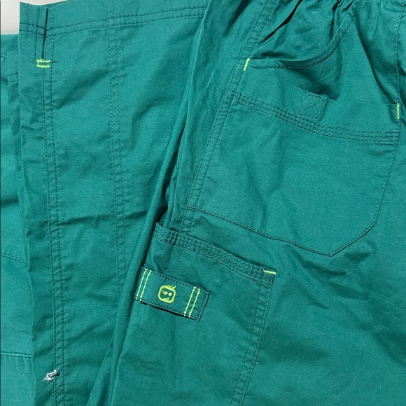Wonder wink Wonder Flex green scrubs set S/Med NEW with tags (3 pieces) - Picture 3 of 8